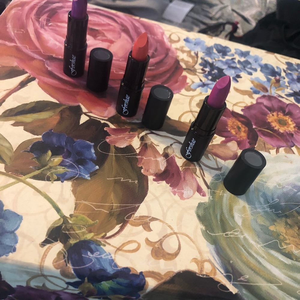 Matte lipstick - Picture 2 of 2